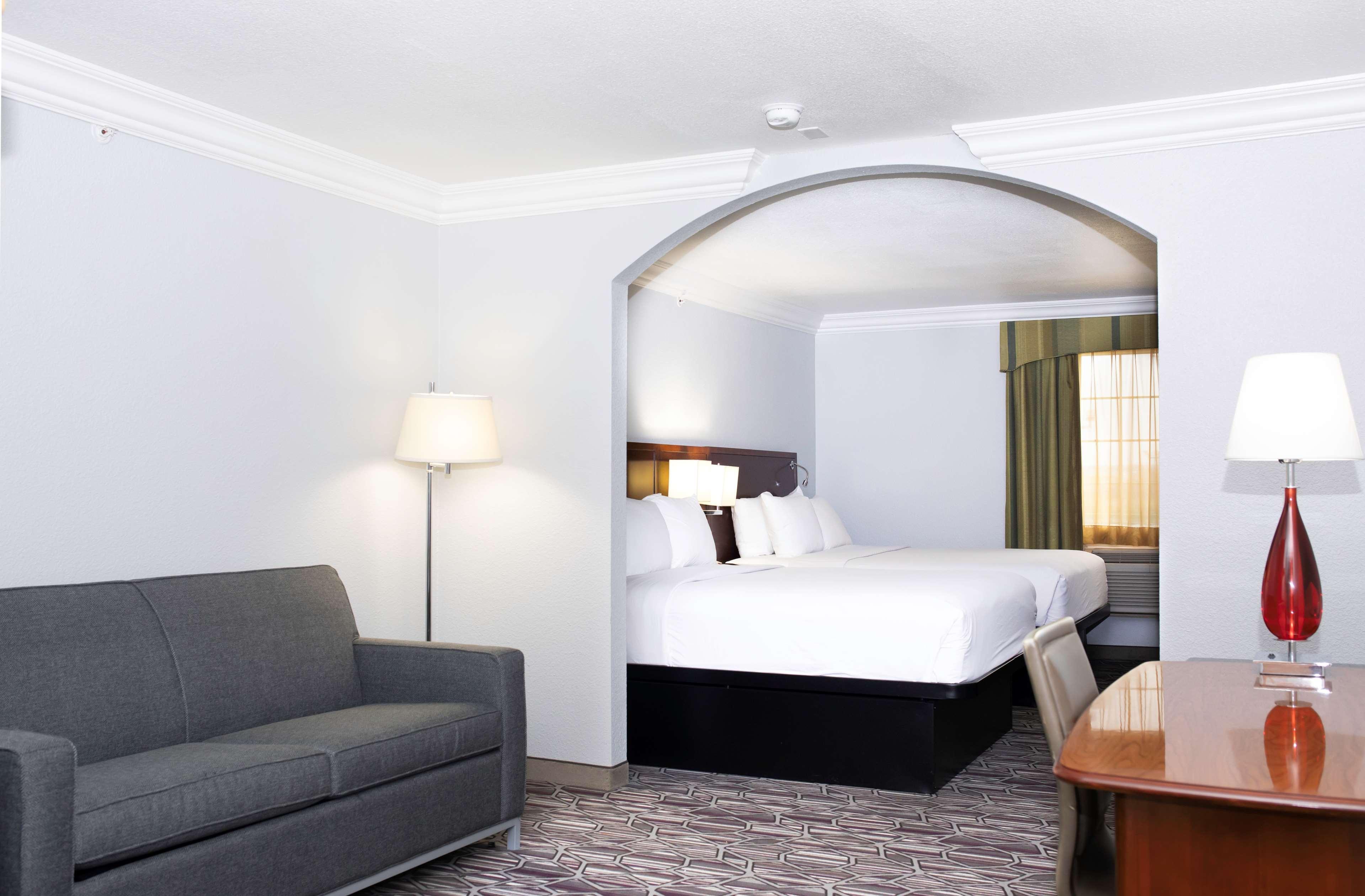 Surestay Plus By Best Western Fort Worth Benbrook Экстерьер фото