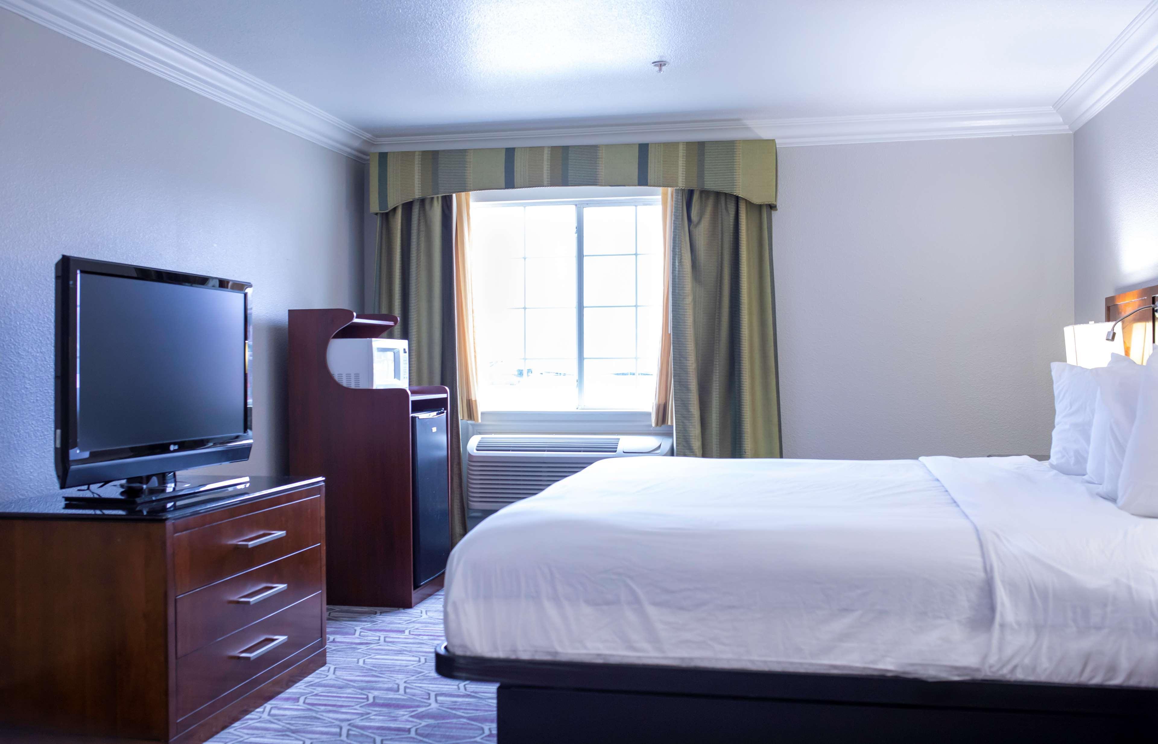 Surestay Plus By Best Western Fort Worth Benbrook Экстерьер фото