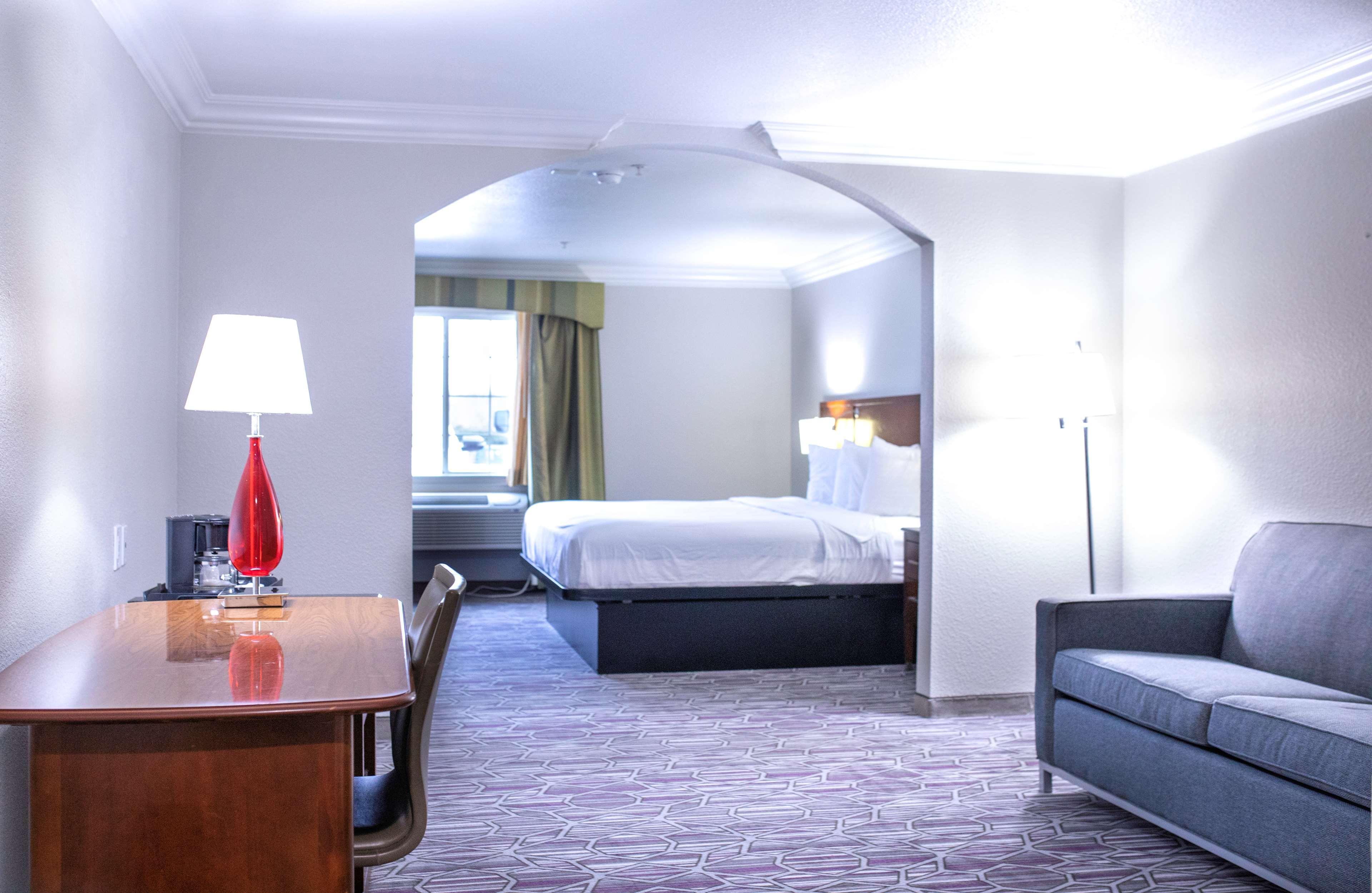 Surestay Plus By Best Western Fort Worth Benbrook Экстерьер фото