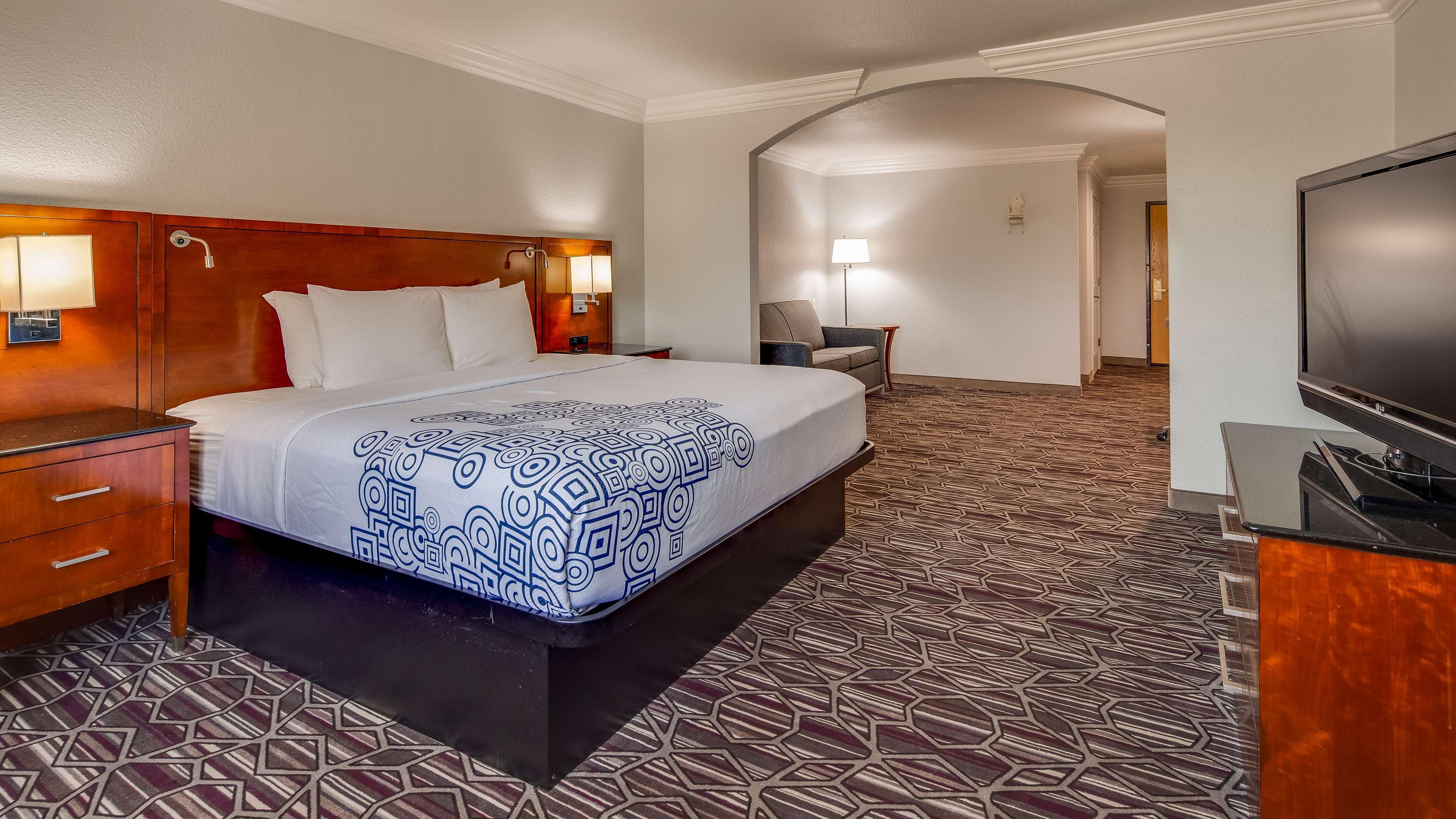 Surestay Plus By Best Western Fort Worth Benbrook Экстерьер фото