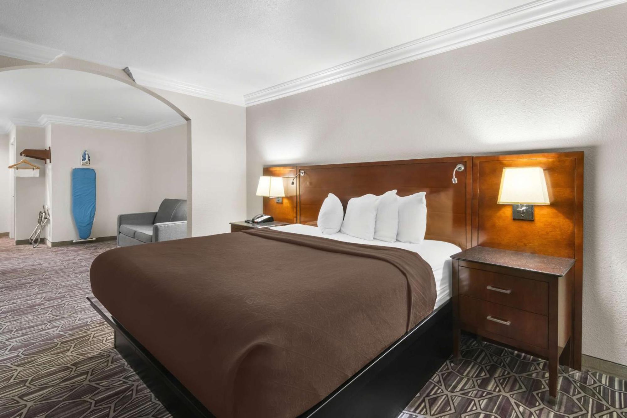 Surestay Plus By Best Western Fort Worth Benbrook Экстерьер фото
