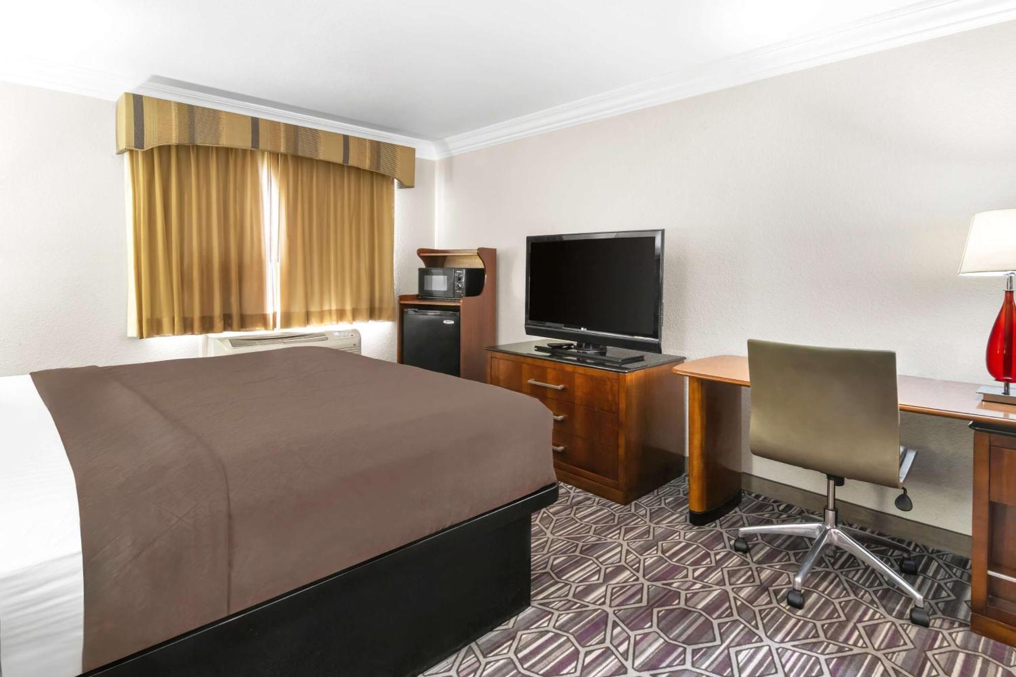 Surestay Plus By Best Western Fort Worth Benbrook Экстерьер фото
