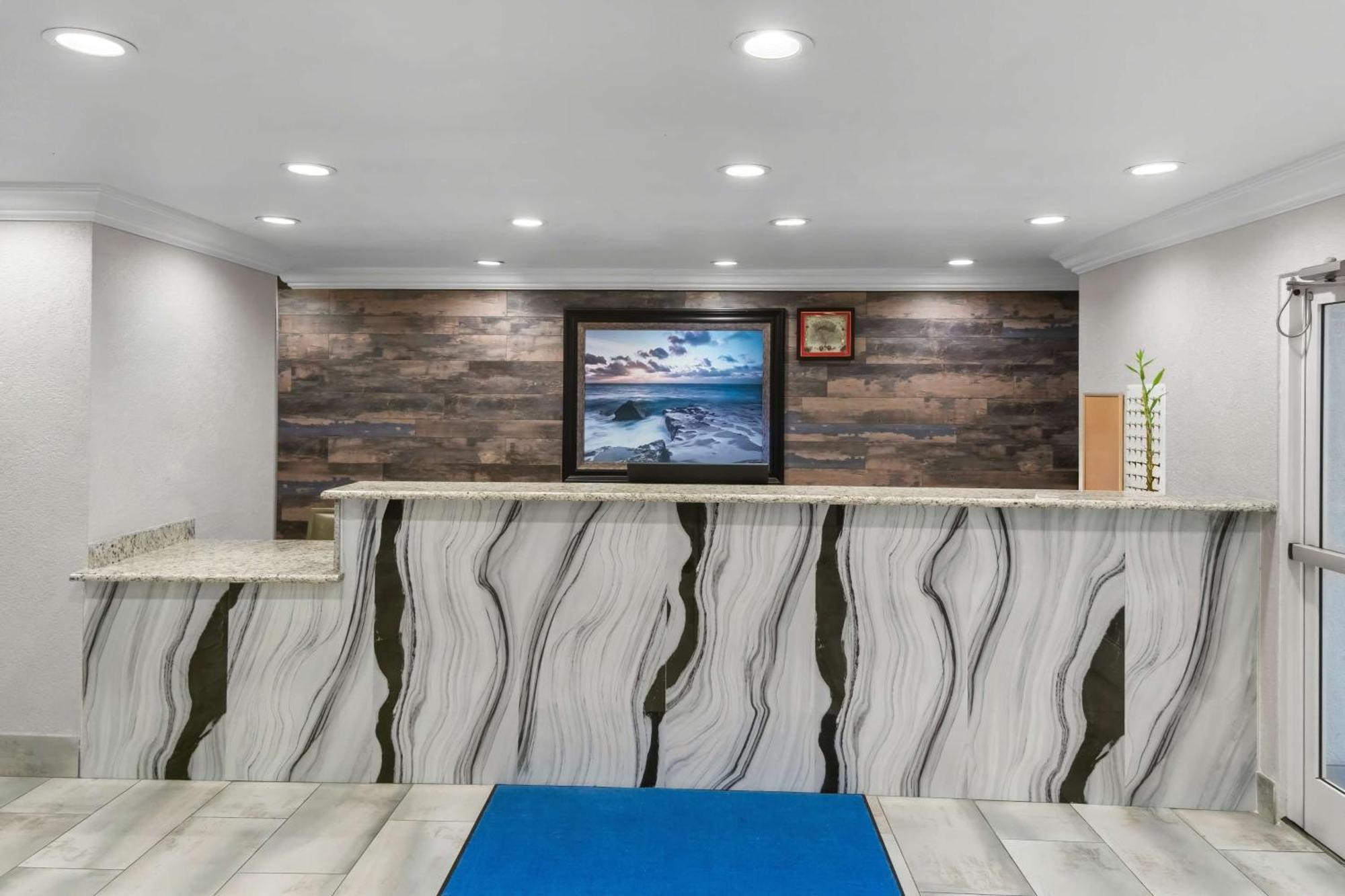 Surestay Plus By Best Western Fort Worth Benbrook Экстерьер фото