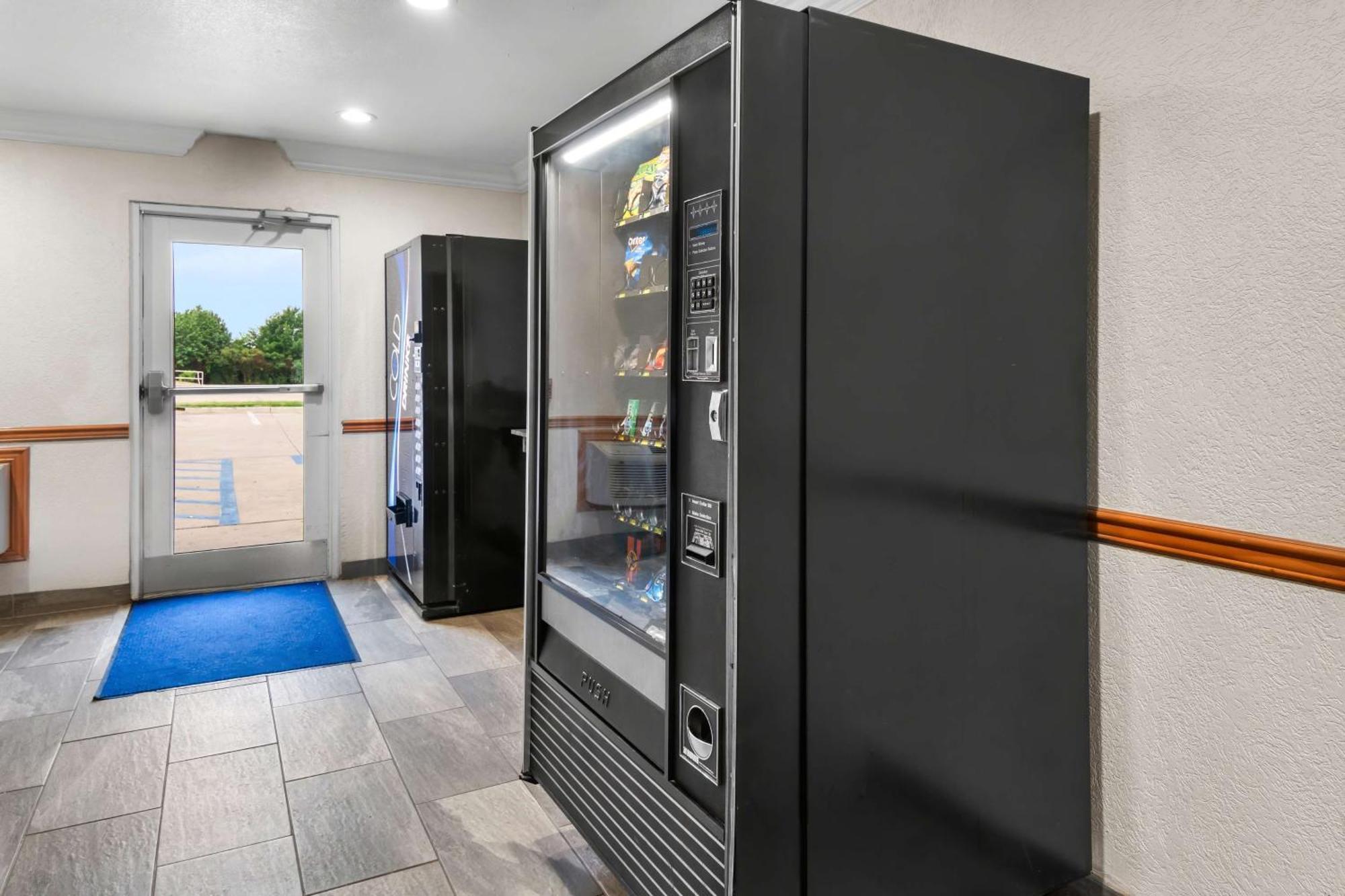 Surestay Plus By Best Western Fort Worth Benbrook Экстерьер фото