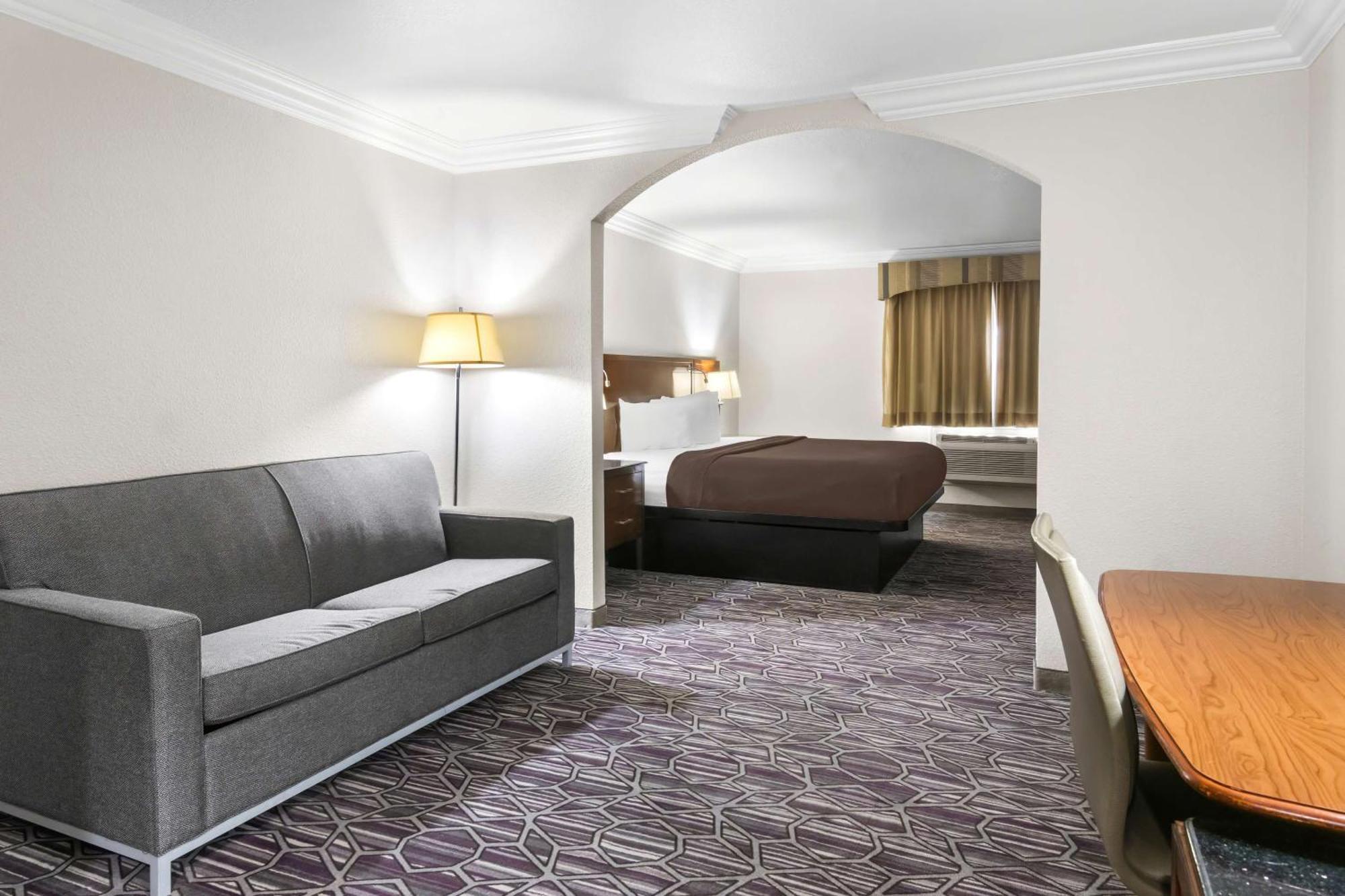 Surestay Plus By Best Western Fort Worth Benbrook Экстерьер фото