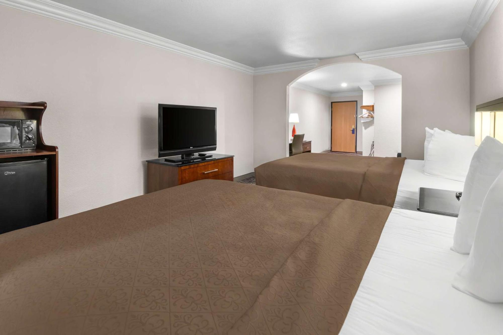 Surestay Plus By Best Western Fort Worth Benbrook Экстерьер фото