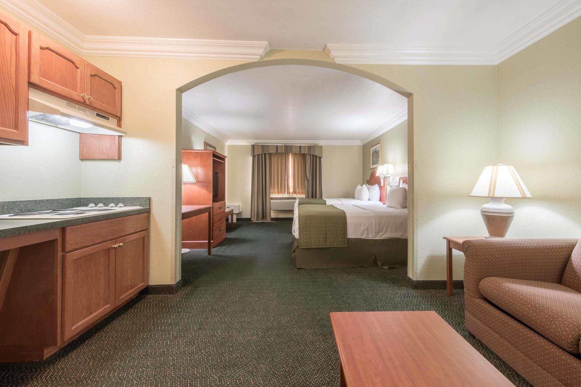 Surestay Plus By Best Western Fort Worth Benbrook Экстерьер фото