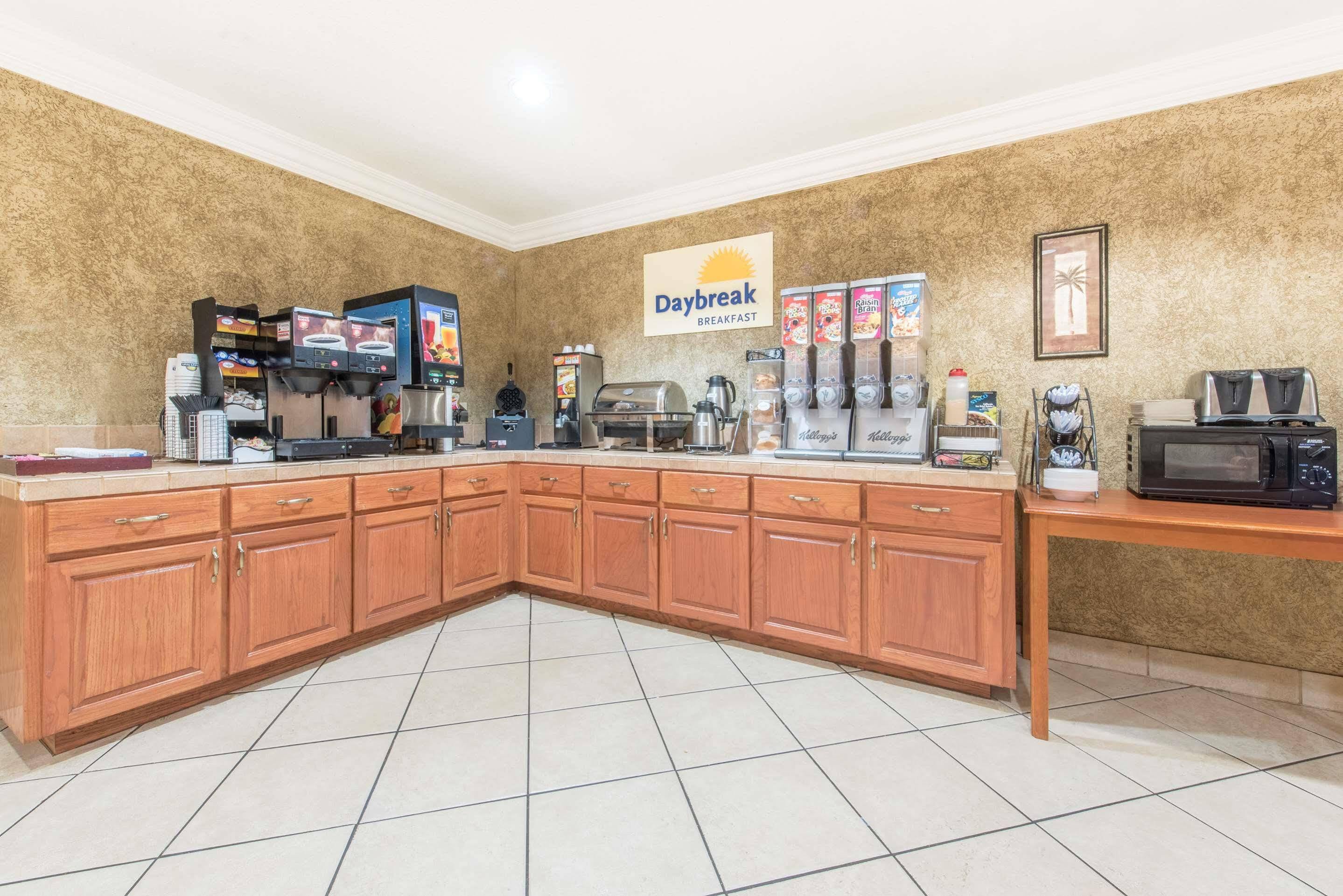 Surestay Plus By Best Western Fort Worth Benbrook Экстерьер фото